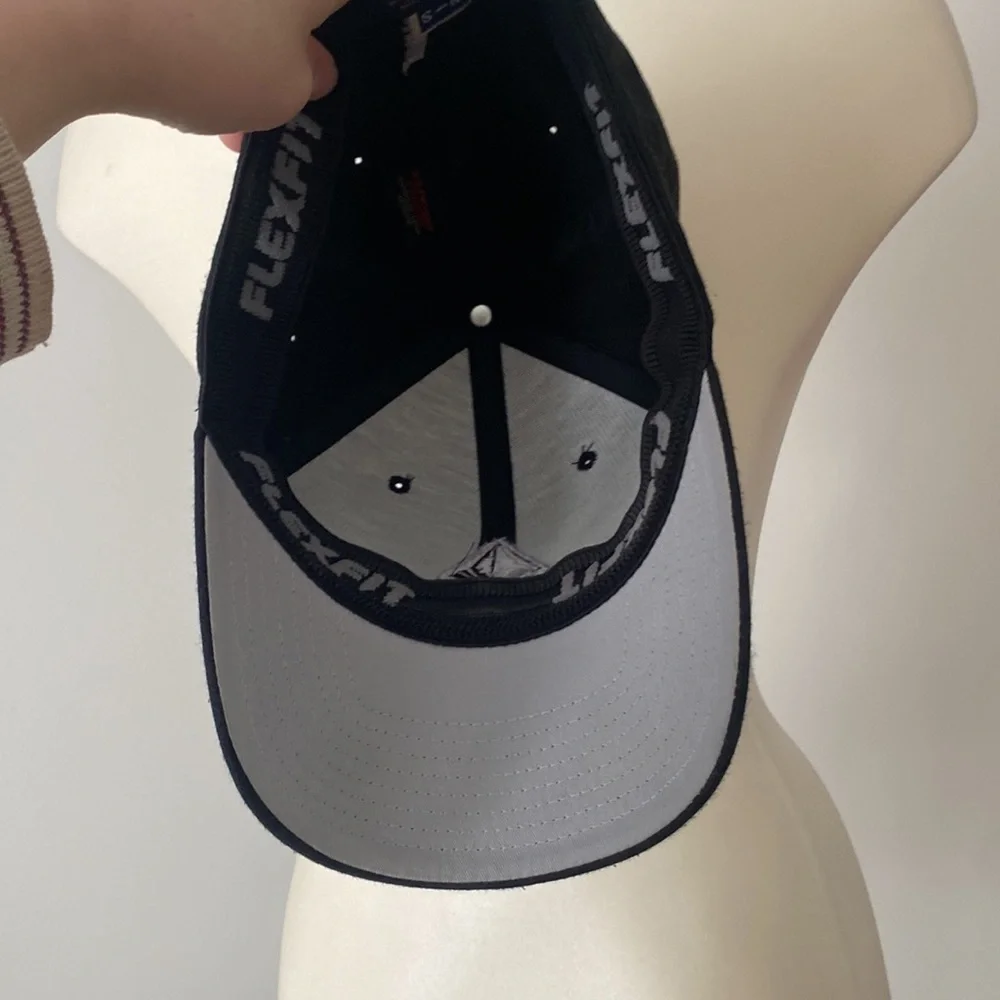 Volcom Cap - Picture 4 of 4